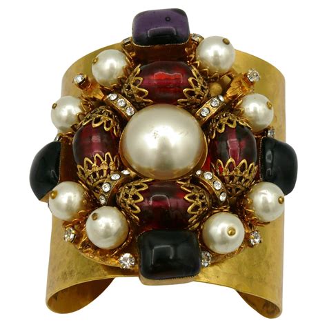 chanel vintage faux pearl & gripoix cuf